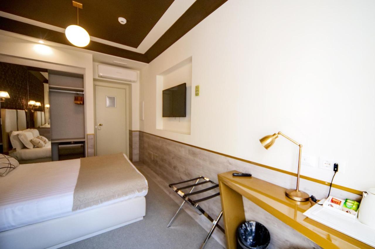 Relais Luxury Corso Hotel Rome Exterior photo